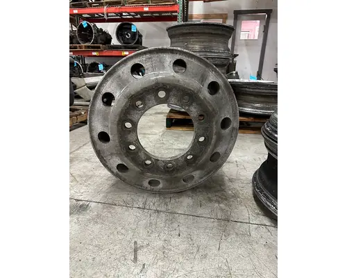 FREIGHTLINER 22.5 X 8.25 Wheel