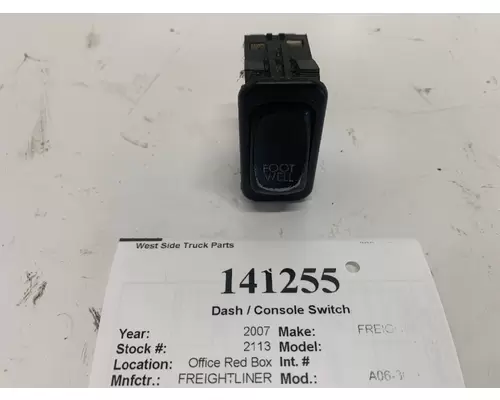 FREIGHTLINER A06-30769-005 Dash  Console Switch