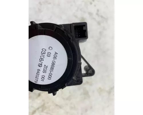 FREIGHTLINER A06-58685-000 Headlight switch