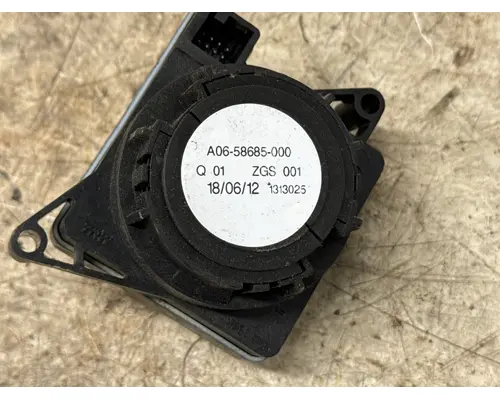 FREIGHTLINER A06-58685-000 Headlight switch