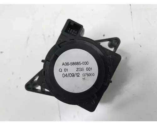 FREIGHTLINER A06-58685-000 Headlight switch