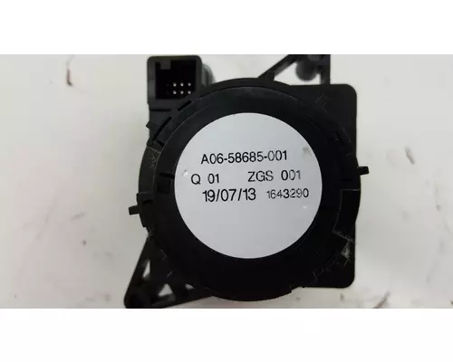 FREIGHTLINER A06-58685-001 Headlight switch