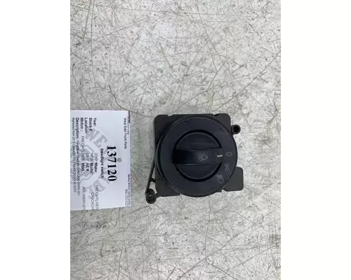 FREIGHTLINER A06-58685-001 Headlight switch