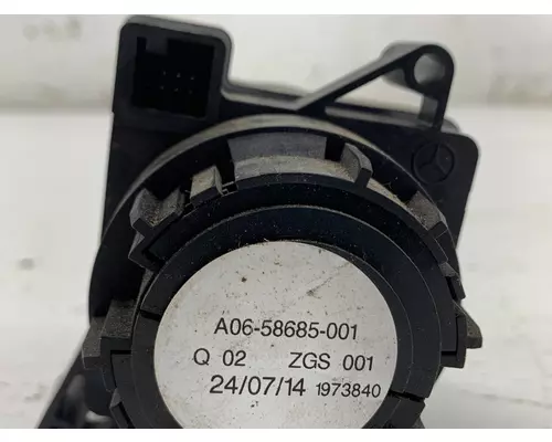 FREIGHTLINER A06-58685-001 Headlight switch