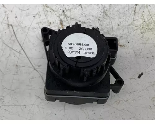 FREIGHTLINER A06-58685-001 Headlight switch