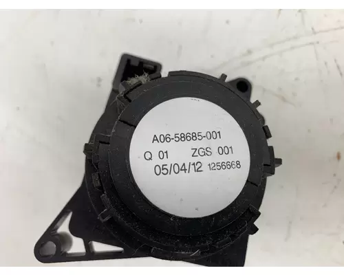 FREIGHTLINER A06-58685-001 Headlight switch