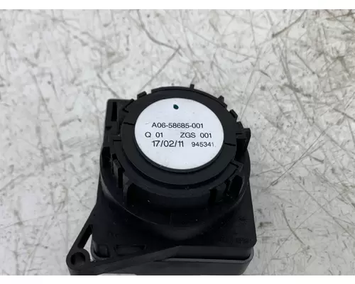 FREIGHTLINER A06-58685-001 Headlight switch