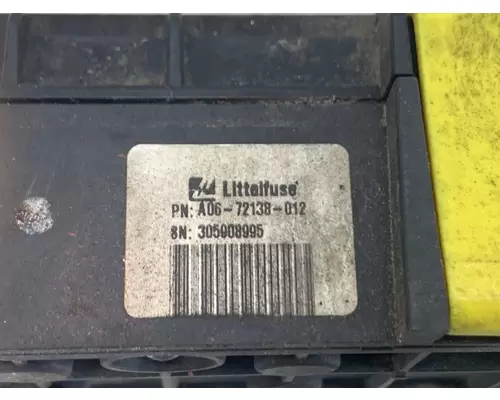 FREIGHTLINER A06-72138-012 Fuse Box