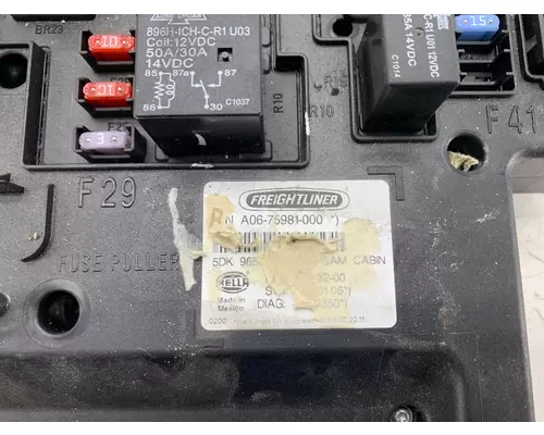 FREIGHTLINER A06-75981-000 Fuse Box