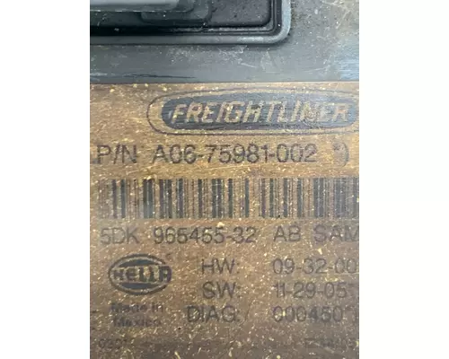 FREIGHTLINER A06-75981-002 Fuse Box