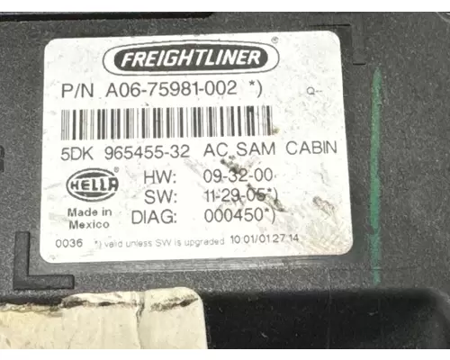 FREIGHTLINER A06-75981-002 Fuse Box