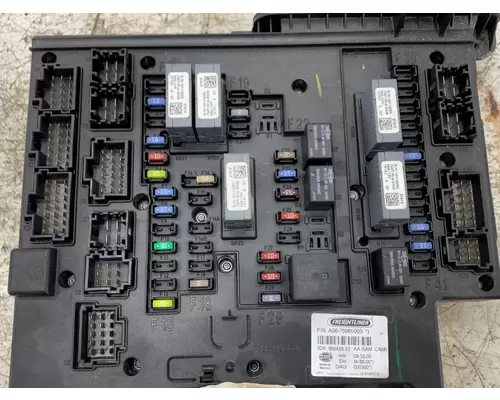 FREIGHTLINER A06-75981-003 Fuse Box OEM# A0675981003 in OWENSBORO, KY ...