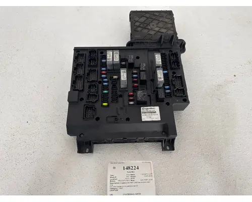 FREIGHTLINER A06-75981-004R Fuse Box