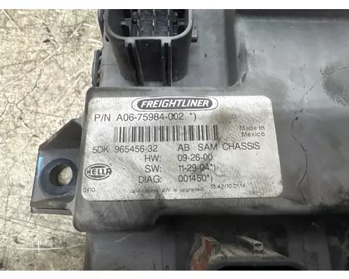 FREIGHTLINER A06-75984-002 Fuse Box