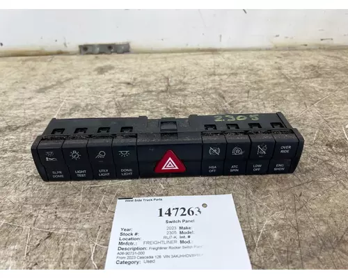FREIGHTLINER A06-90731-000 Switch Panel