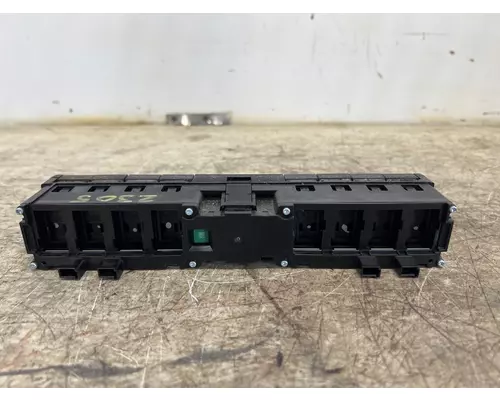 FREIGHTLINER A06-90731-000 Switch Panel
