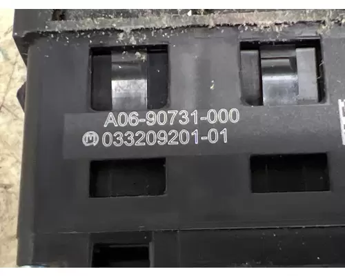 FREIGHTLINER A06-90731-000 Switch Panel