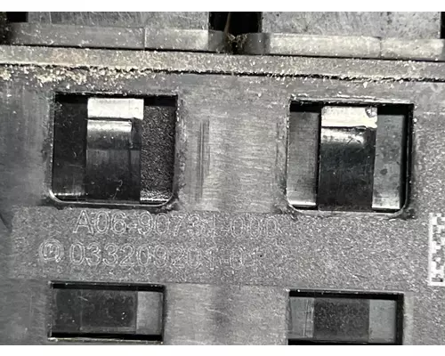 FREIGHTLINER A06-90731-000 Switch Panel