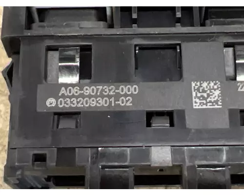 FREIGHTLINER A06-90732-000 Switch Panel