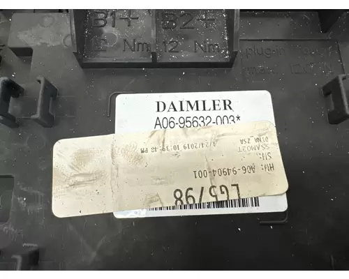 FREIGHTLINER A06-95632-000 Fuse Box