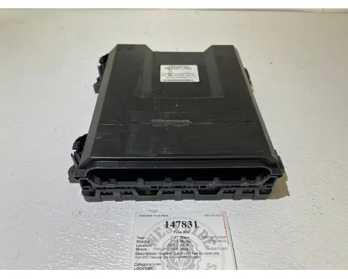 FREIGHTLINER A06-95633-002 Fuse Box