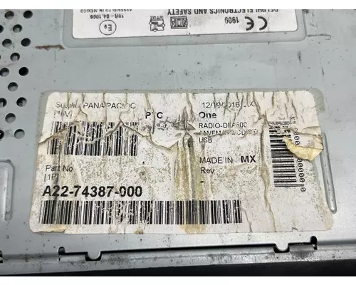 FREIGHTLINER A22-74387-000 Radio