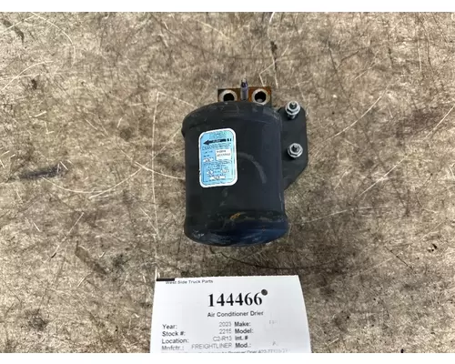 FREIGHTLINER A22-77123-002 Air Conditioner Drier