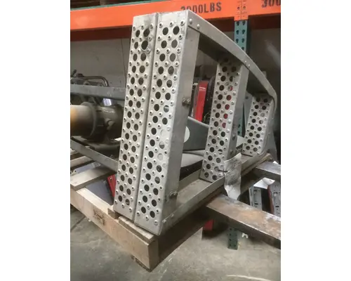 FREIGHTLINER ARGOSY HIGH CAB STEP