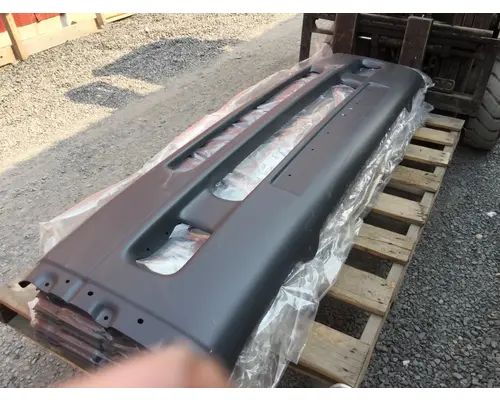 FREIGHTLINER ARGOSY BUMPER CENTER