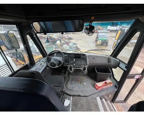 FREIGHTLINER B2 Bus Chassis Wheel