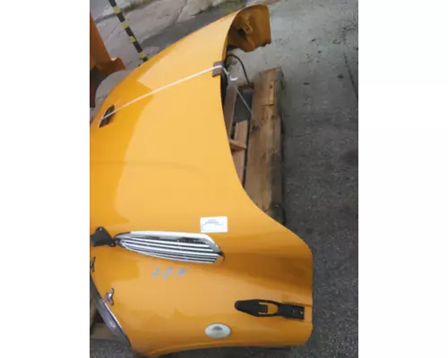 FREIGHTLINER B2 HOOD
