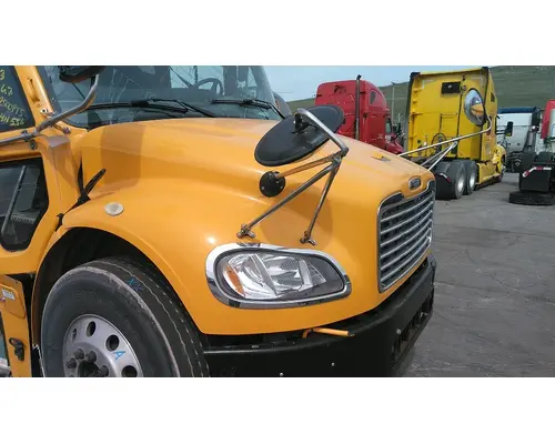 FREIGHTLINER B2 HOOD