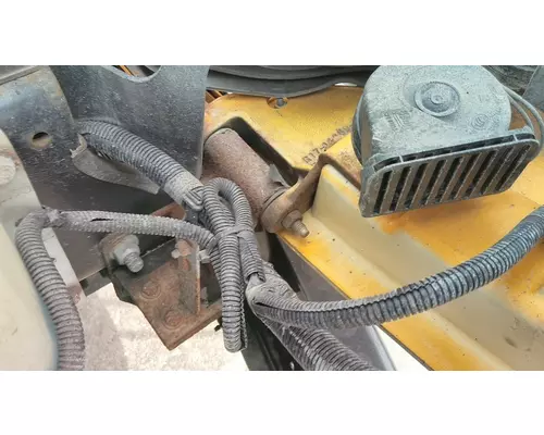 FREIGHTLINER B2 HOOD