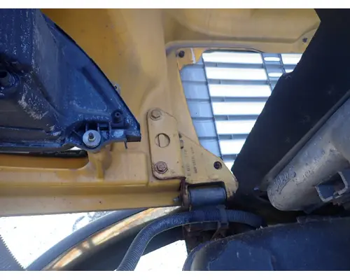 FREIGHTLINER B2 Hood