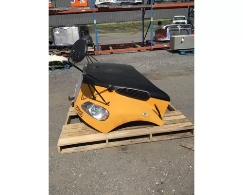 FREIGHTLINER B2 Hood