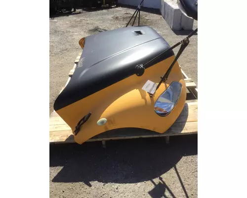 FREIGHTLINER B2 Hood