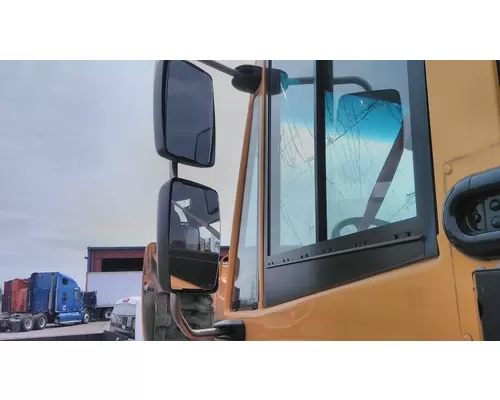 FREIGHTLINER B2 MIRROR ASSEMBLY CABDOOR