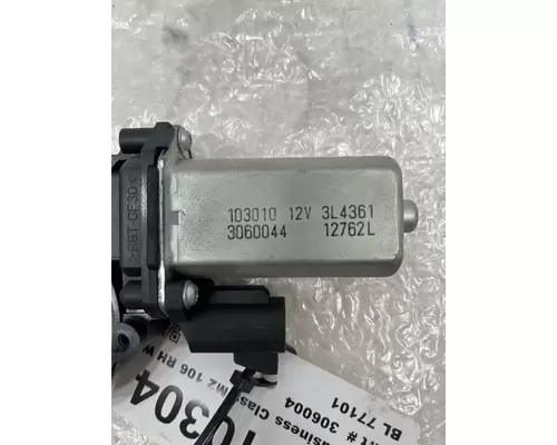 FREIGHTLINER Business Class M2 106 Door Window Regulator, Front