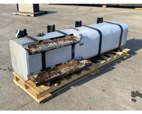 FREIGHTLINER Business Class M2 106 Fuel Tank