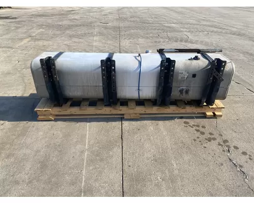 FREIGHTLINER Business Class M2 106 Fuel Tank