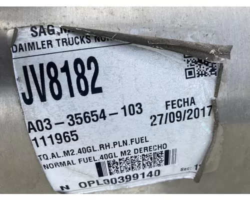 FREIGHTLINER Business Class M2 106 Fuel Tank
