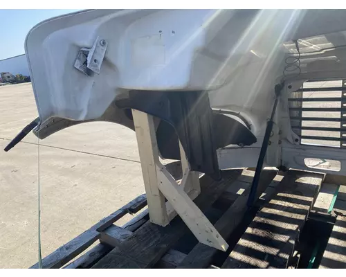 FREIGHTLINER Business Class M2 106 Hood