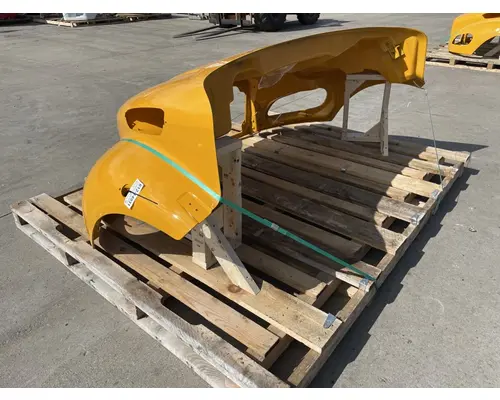 FREIGHTLINER Business Class M2 106 Hood