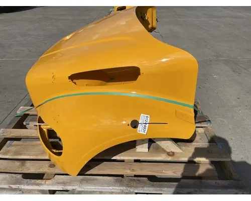 FREIGHTLINER Business Class M2 106 Hood