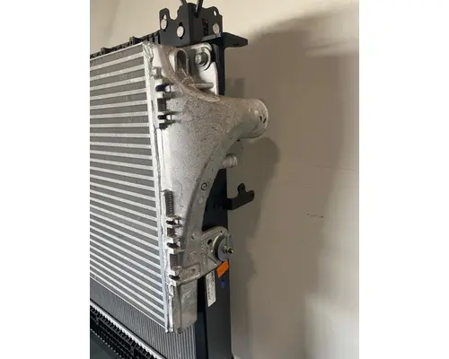FREIGHTLINER Business Class M2 106 Radiator