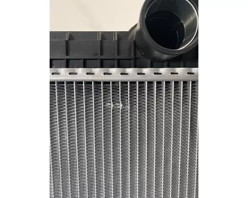 FREIGHTLINER Business Class M2 106 Radiator