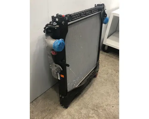 FREIGHTLINER Business Class M2 106 Radiator