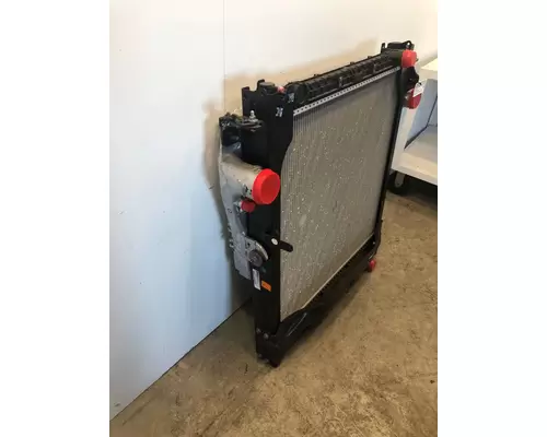 FREIGHTLINER Business Class M2 106 Radiator