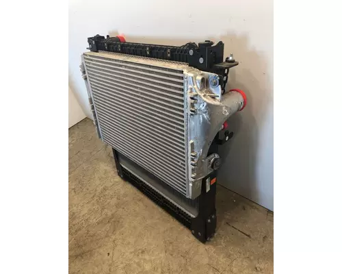 FREIGHTLINER Business Class M2 106 Radiator