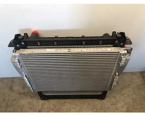 FREIGHTLINER Business Class M2 106 Radiator